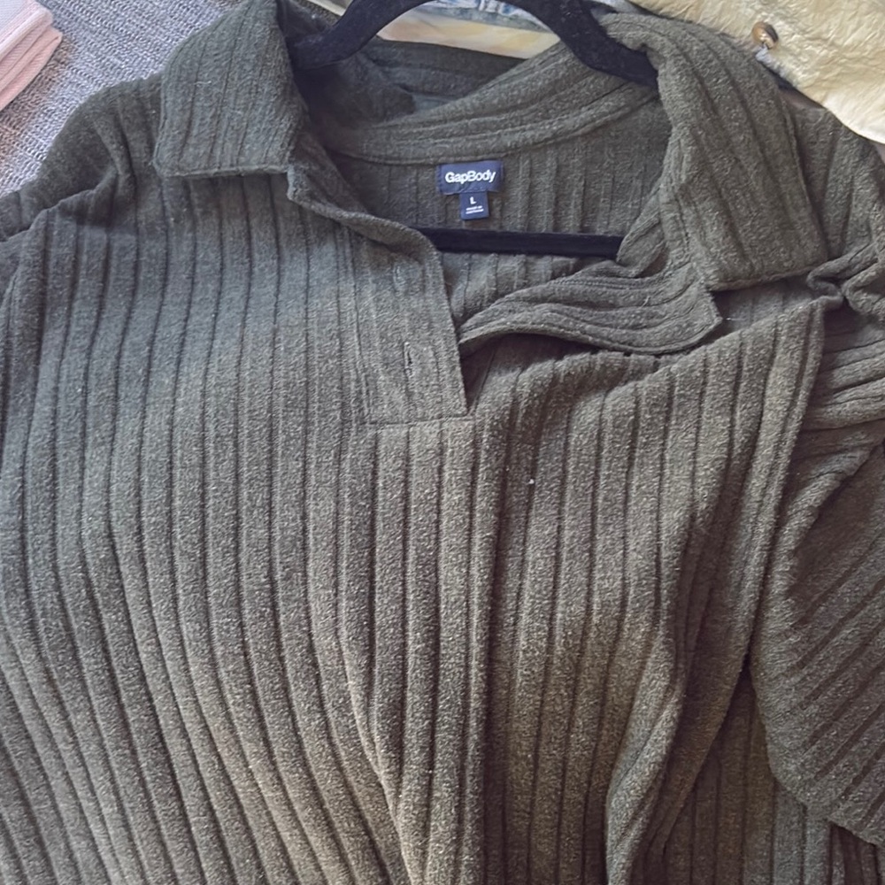 Gap Women's Green Sweater and Pant Set